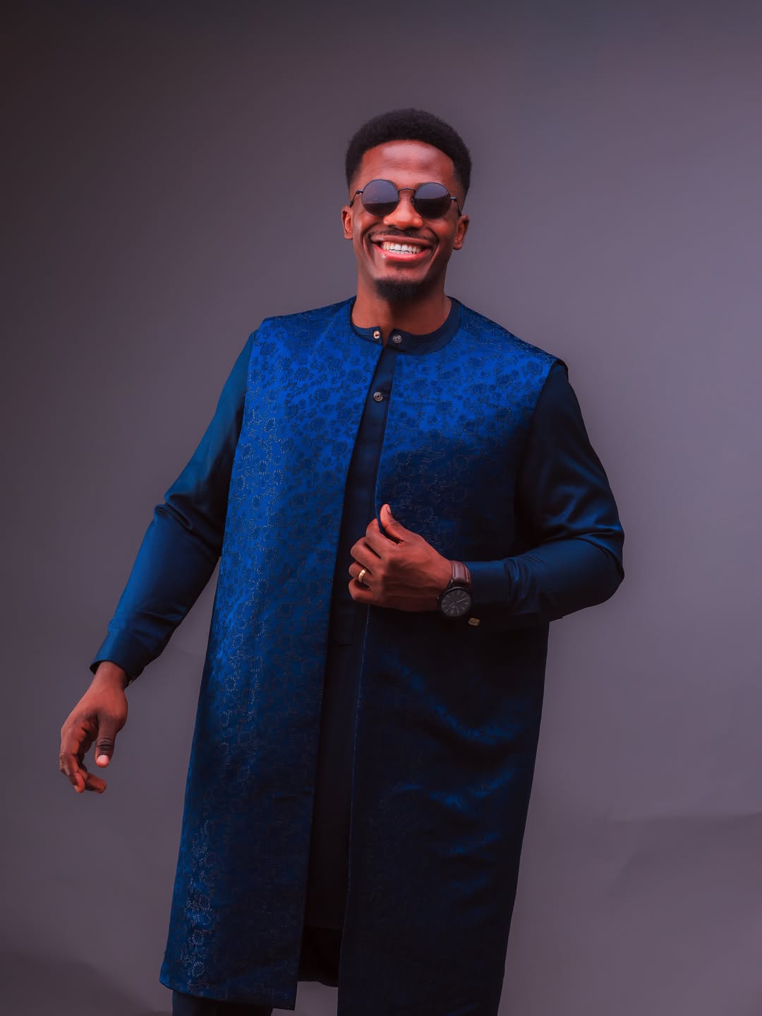 The Signature Kaftan: men's kaftan tailored in Kampala by The Looks Bespoke (view 1)
