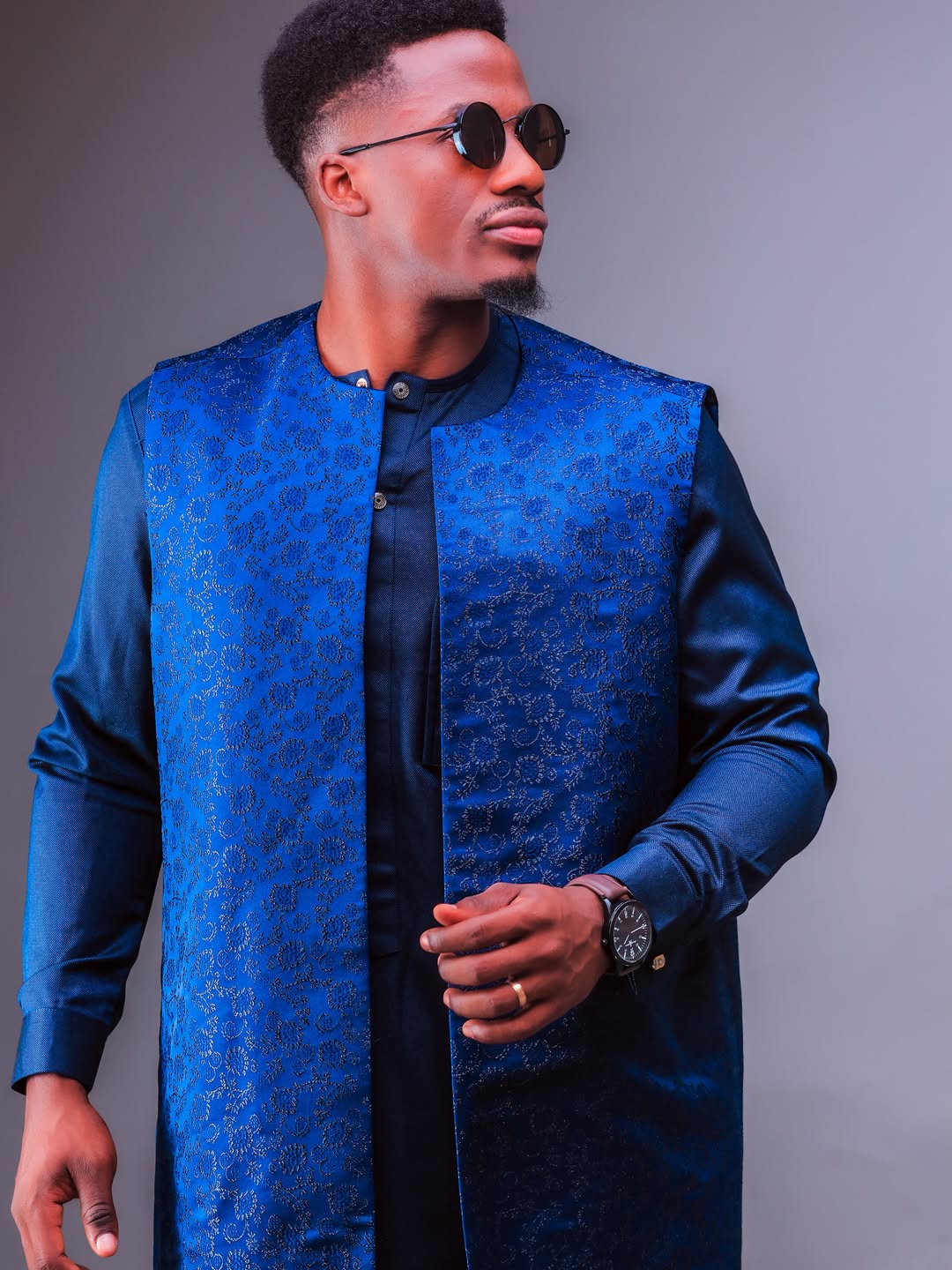 The Signature Kaftan: men's kaftan tailored in Kampala by The Looks Bespoke (view 6)