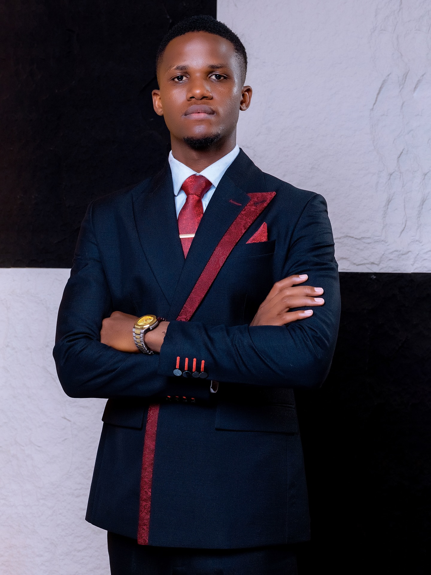 Made-to-measure outfit for a special occasion in Kampala (archive look 19)