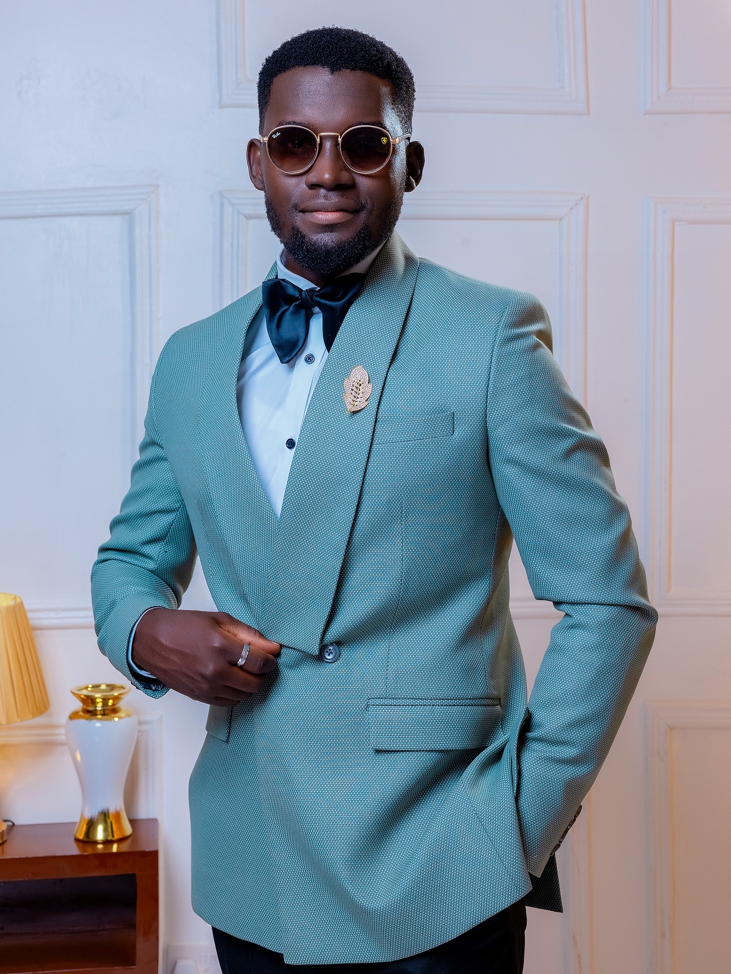 Made-to-measure outfit for a special occasion in Kampala (archive look 3)
