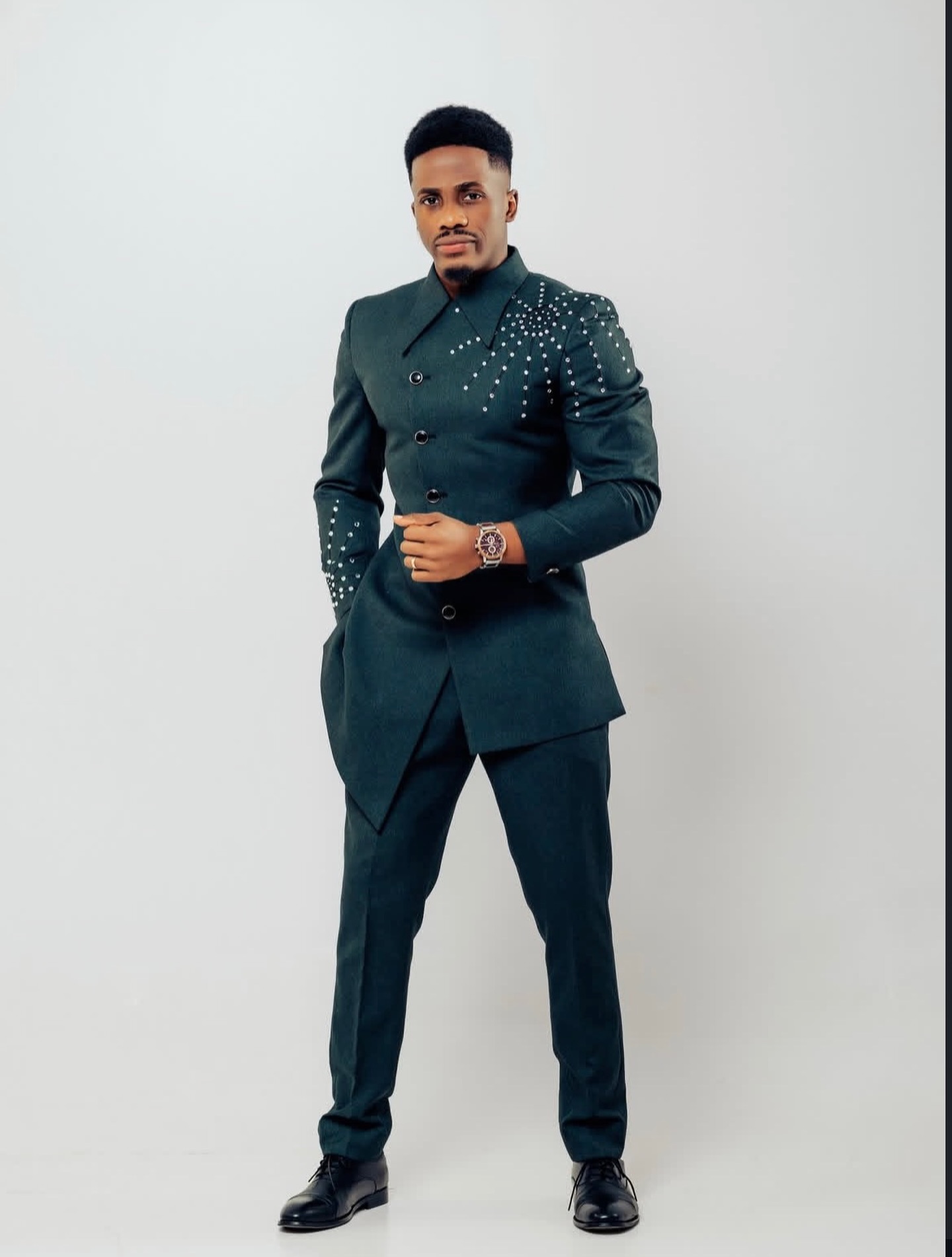 Made-to-measure outfit for a special occasion in Kampala (archive look 43)