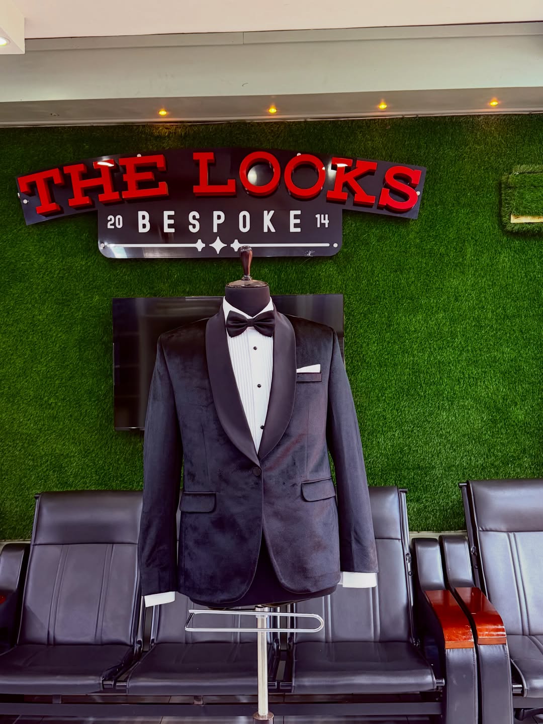 Tailored menswear showroom piece, The Looks Bespoke (showroom look 55)