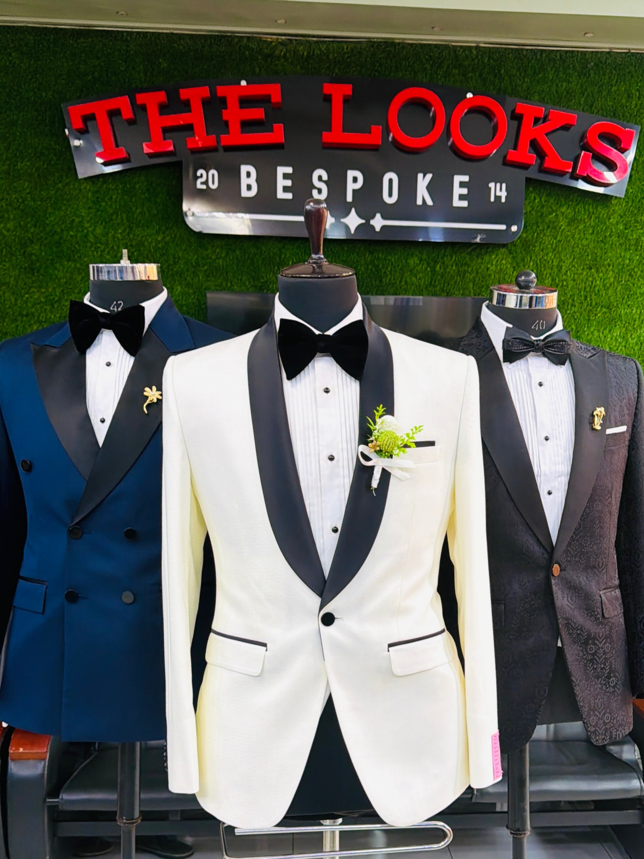 Showroom tailoring: fabric, lapel and button detail (showroom look 62)