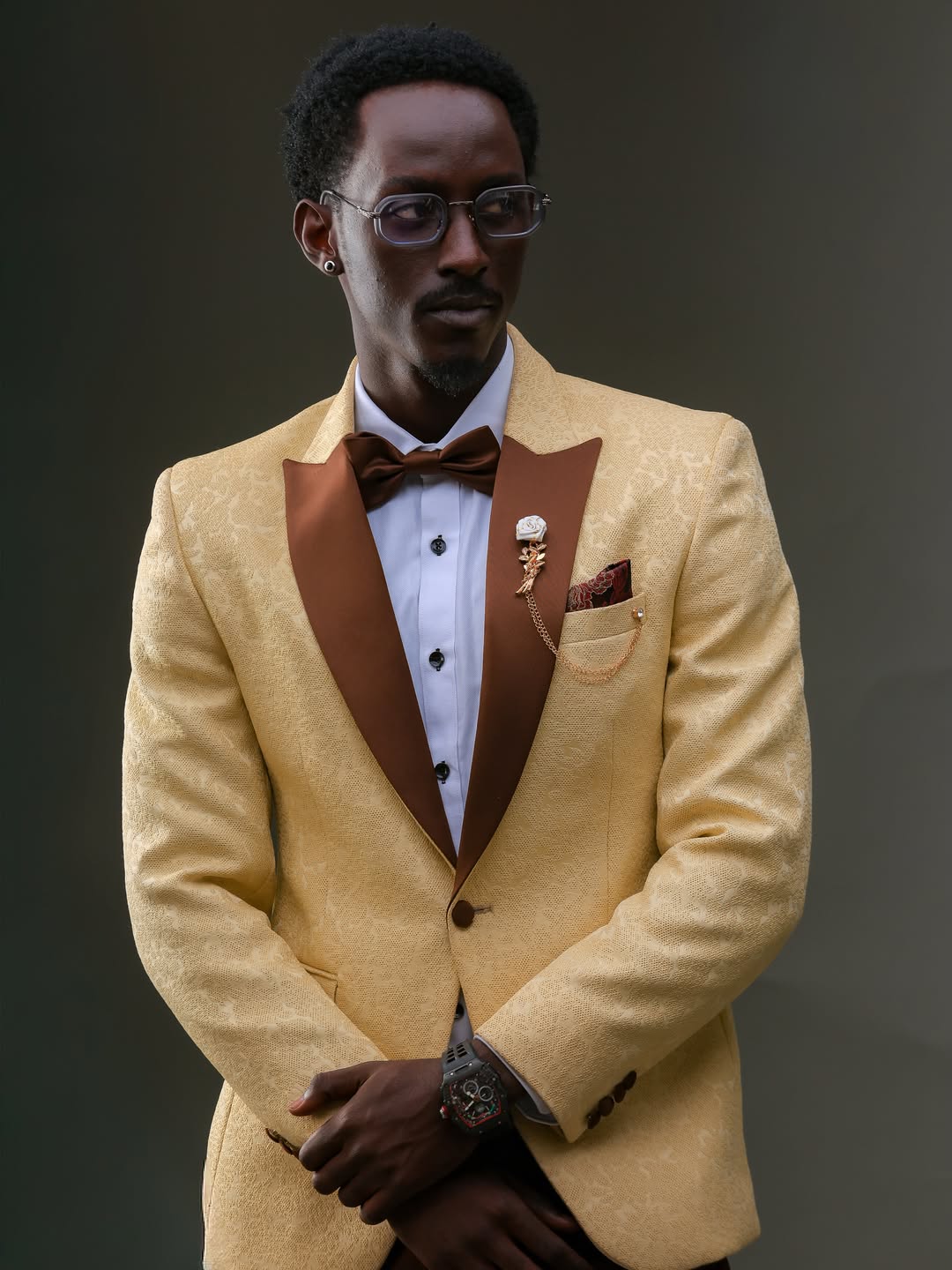 Custom suit with a sharp, structured shoulder (suits look 20)