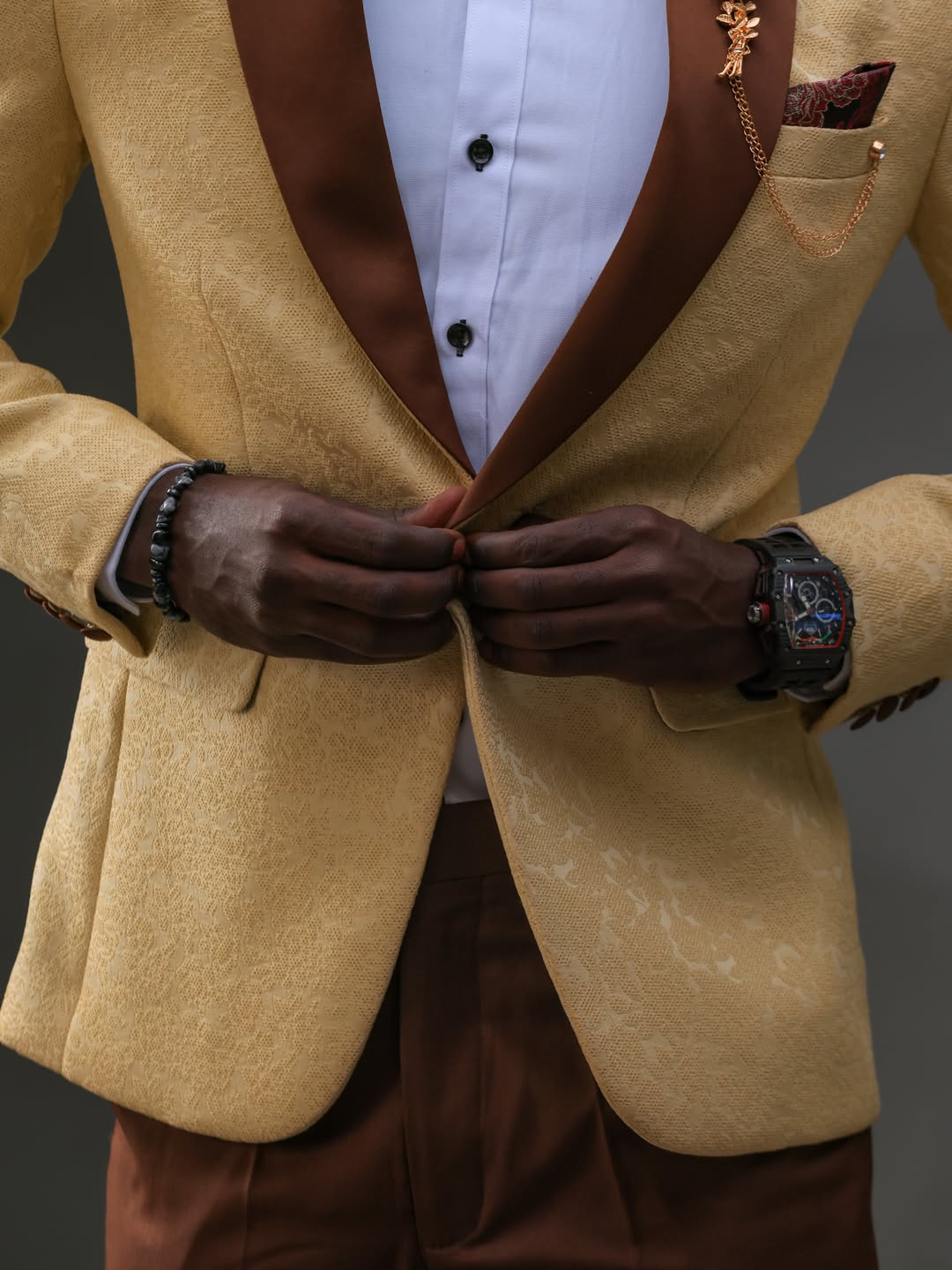 The Looks Bespoke