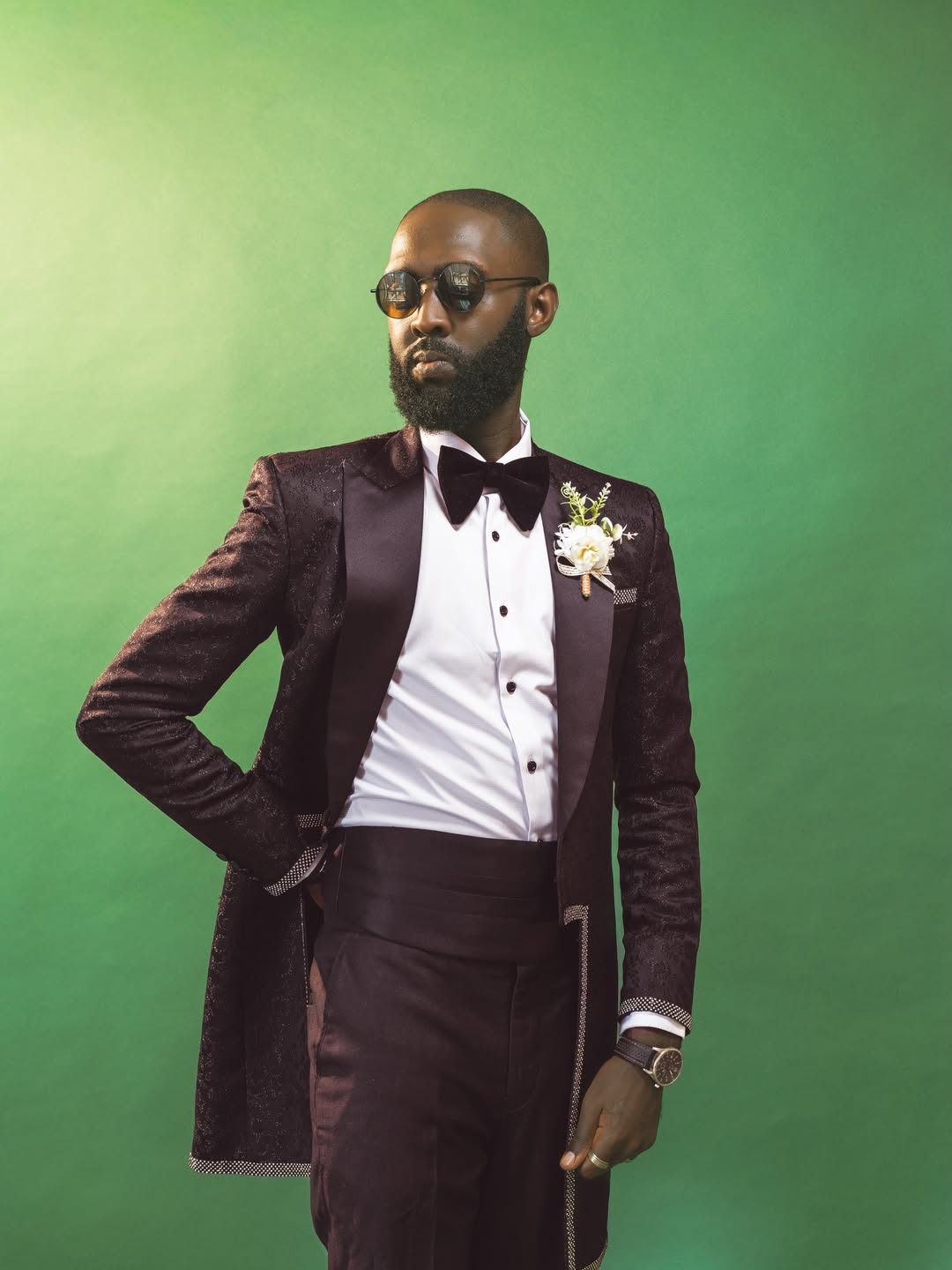 Custom suit with a sharp, structured shoulder (suits look 41)