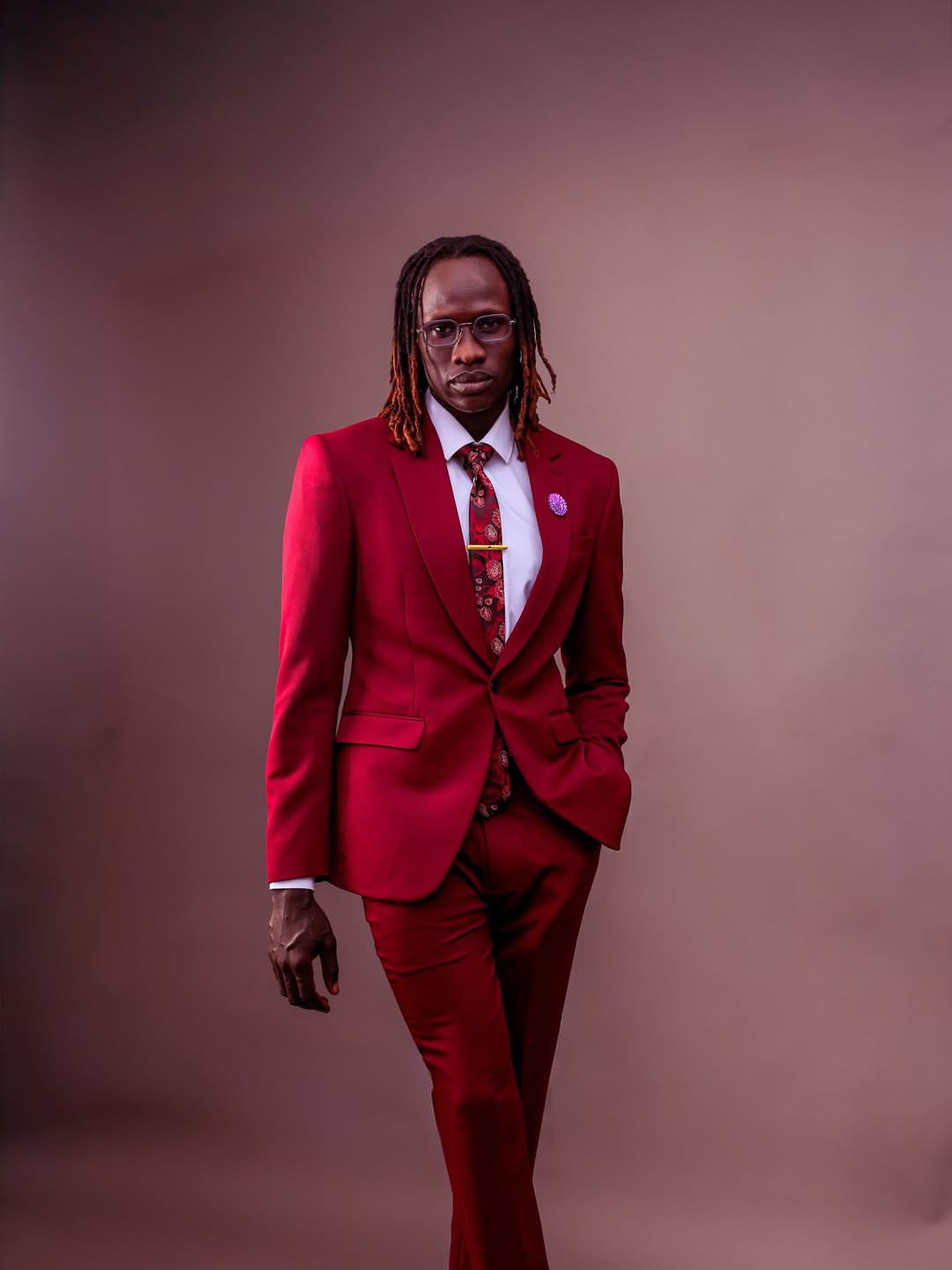 Men's formal wear tailored to measure in Kampala (suits look 42)