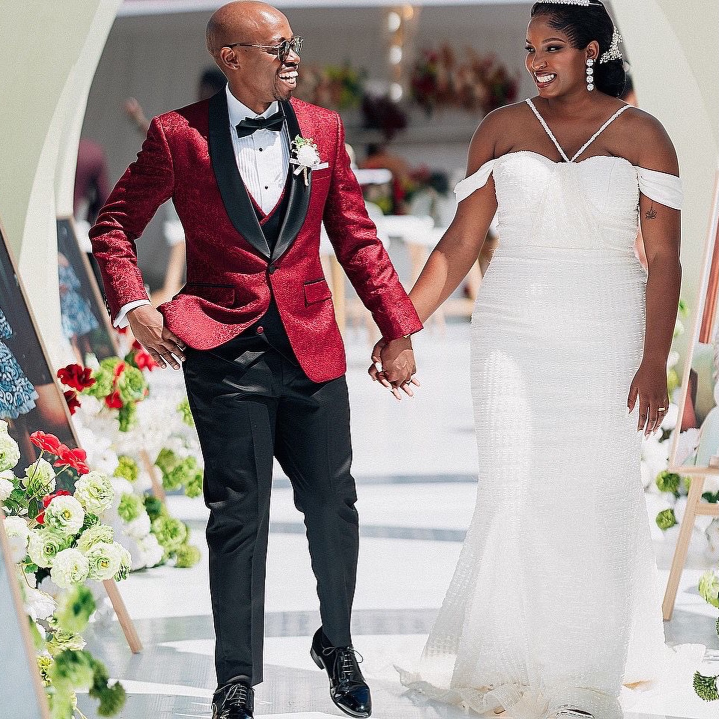Coordinated groomsmen suits by The Looks Bespoke (weddings look 116)