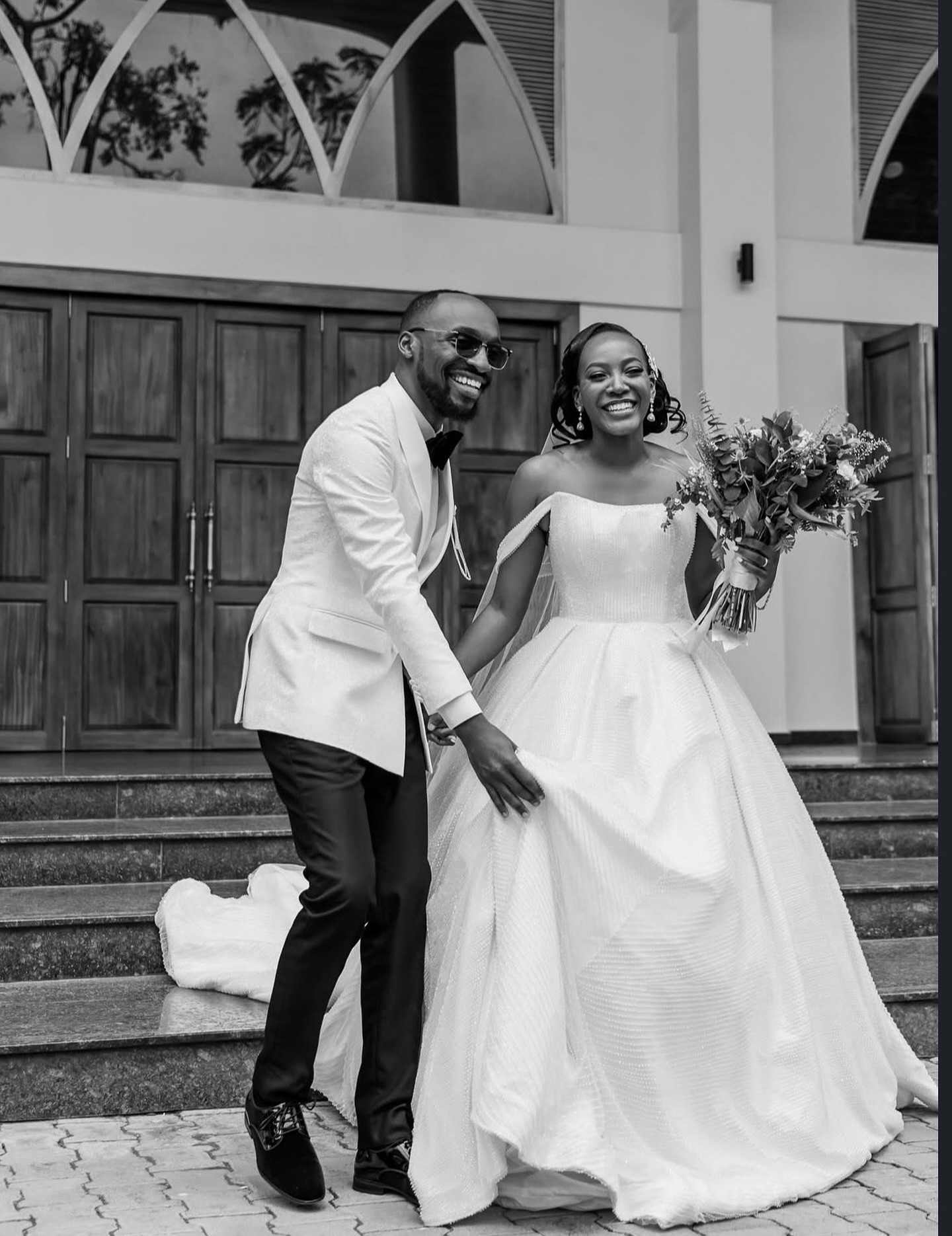 Coordinated groomsmen suits by The Looks Bespoke (weddings look 38)