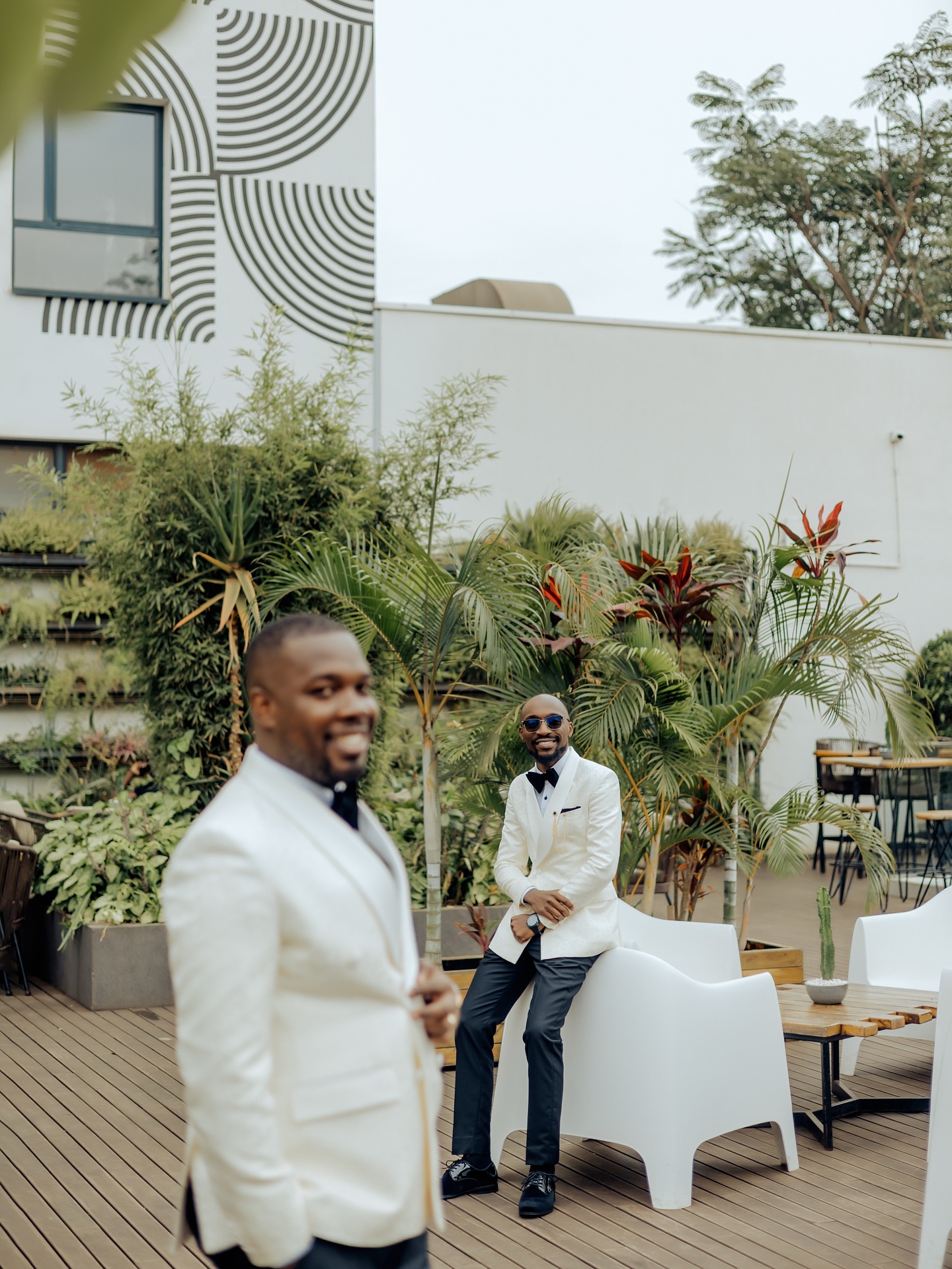 Coordinated groomsmen suits by The Looks Bespoke (weddings look 44)