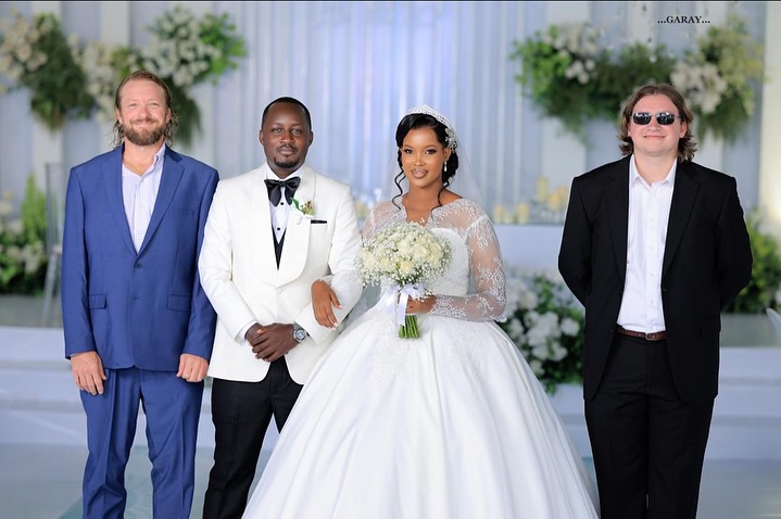 Coordinated groomsmen suits by The Looks Bespoke (weddings look 56)