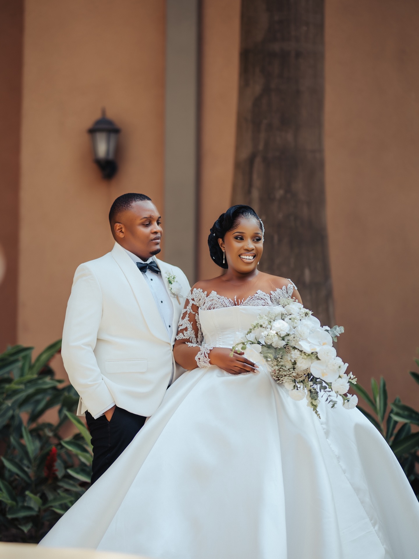Coordinated groomsmen suits by The Looks Bespoke (weddings look 80)