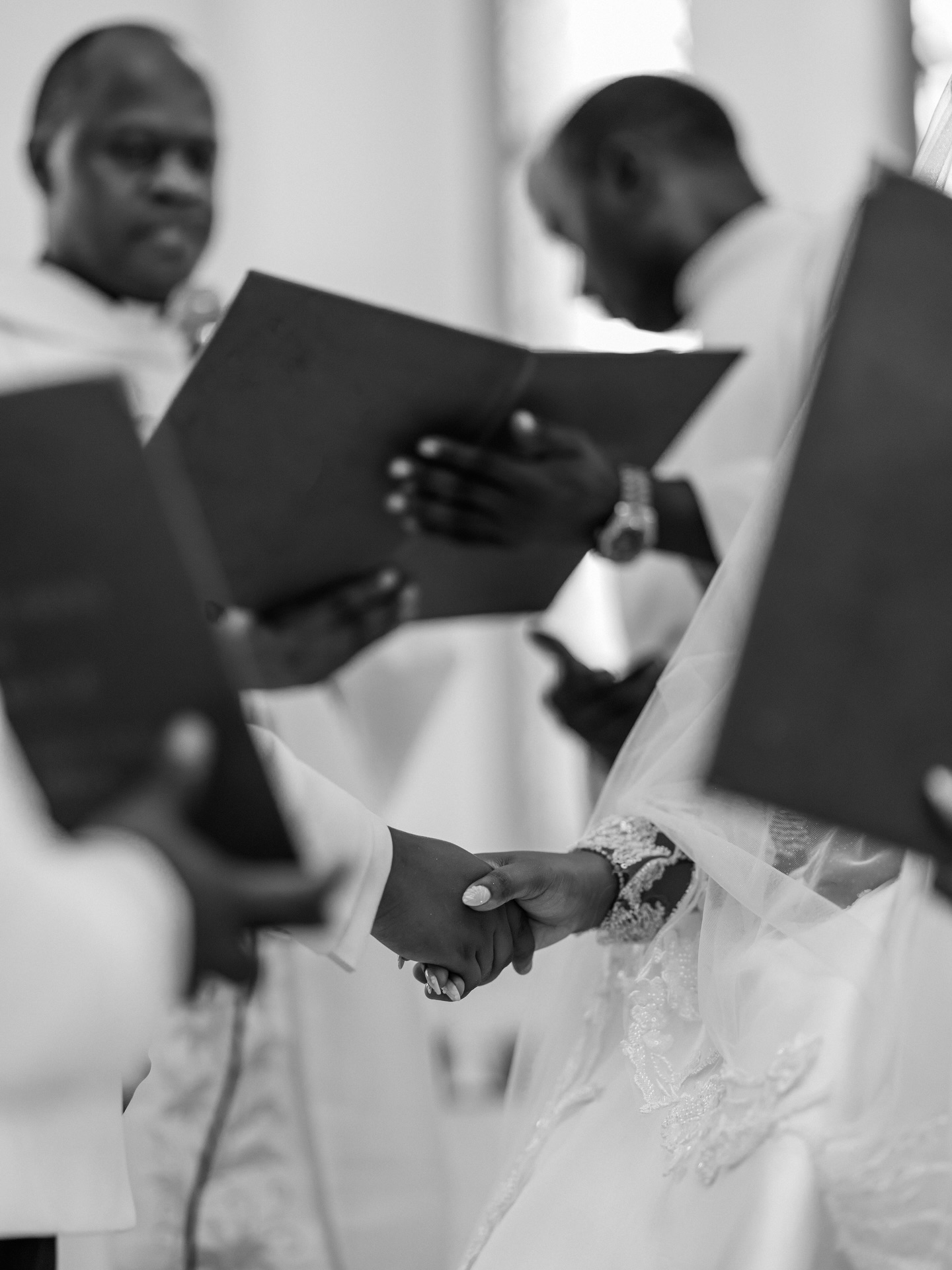 Groom and wedding party in made-to-measure suits (weddings look 88)